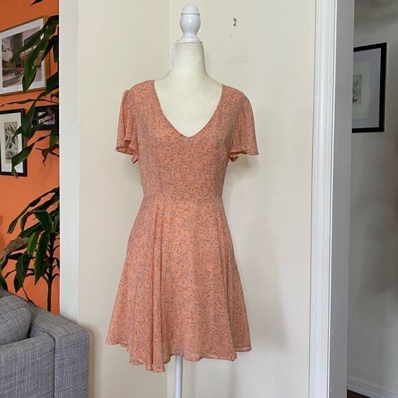 UO Kimchi Blue Flutter Sleeve Chiffon Mini Dress Size 2 - Picture 5 of 14